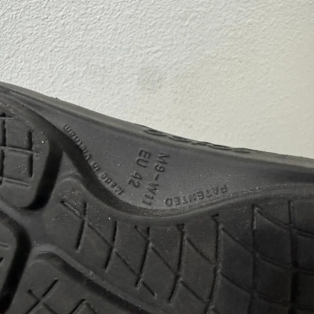 Oofos OOahh Recovery Slide Sandals Mens 9 Womens 11 EU 42 Black Comfort Athletic